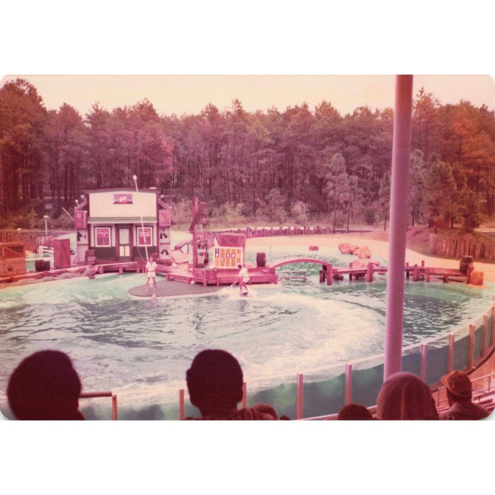 Vintage 1970s Six Flags Great Adventure Orca Water-Ski Show Photo Lot of 11 - Picture 4 of 11